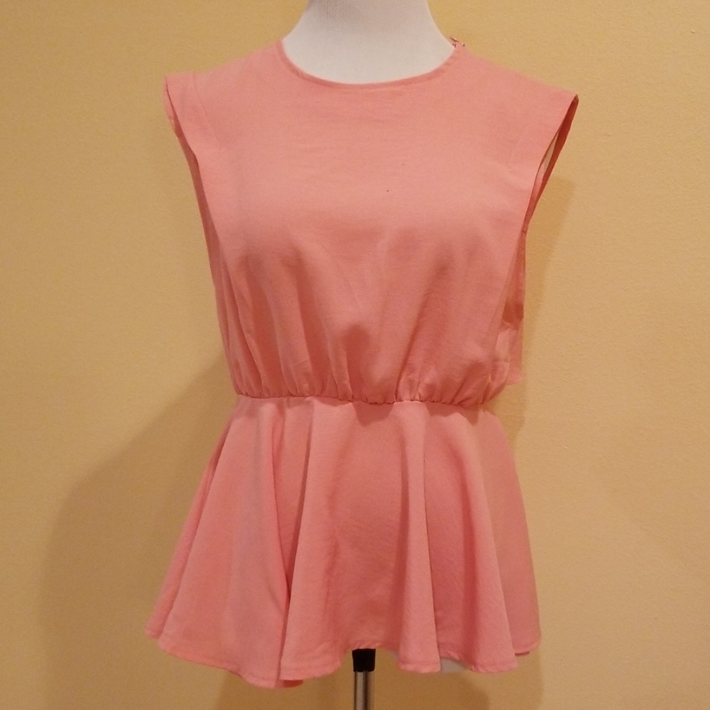 G by Gracia Peach Peplum Open Back Top Size Small